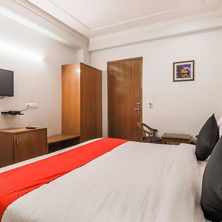 Collection O 426 Red Carpet Hotels 诺伊达 外观 照片